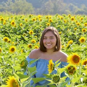 Meet your Posher, Alexis